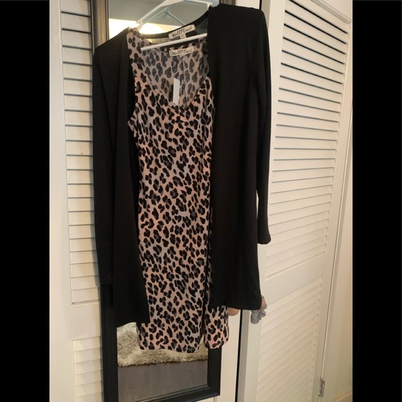 Small leopard dress with black sweater - Picture 3 of 7